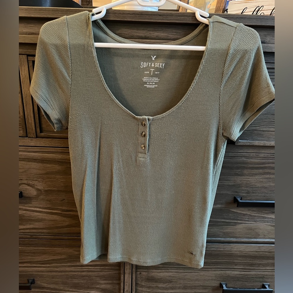 Navy green short sleeve top